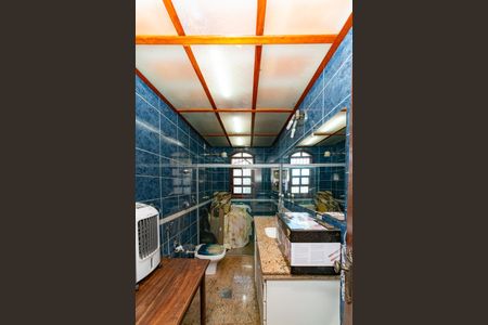 Casa à venda com 352m², 5 quartos e 6 vagasBanheiro da Suíte 4