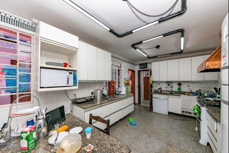 Casa à venda com 352m², 5 quartos e 6 vagasCozinha