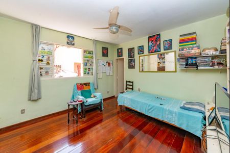 Casa à venda com 352m², 5 quartos e 6 vagasSuíte 2