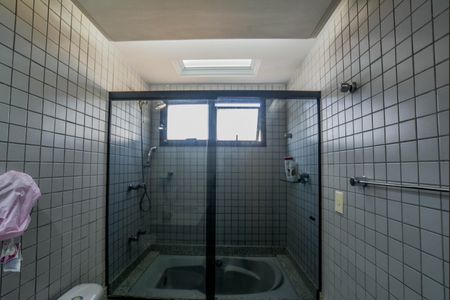 Apartamento à venda com 125m², 3 quartos e 2 vagas Apartamento à venda com 125m², 3 quartos e 2 vagasBanheiro da Suíte