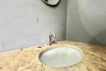 Apartamento à venda com 80m², 2 quartos e sem vagaBanheiro