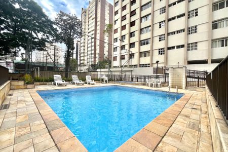 Apartamento à venda com 80m², 2 quartos e sem vagaÁrea comum - Piscina