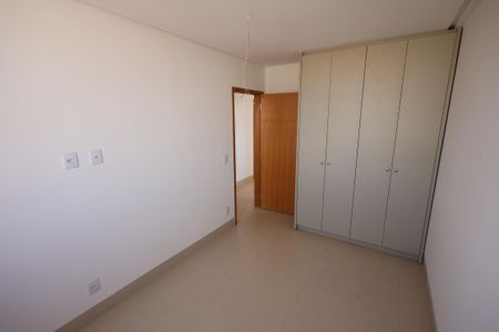 Quarto 2 de apartamento para alugar com 3 quartos, 75m² em Jardim América, Goiânia