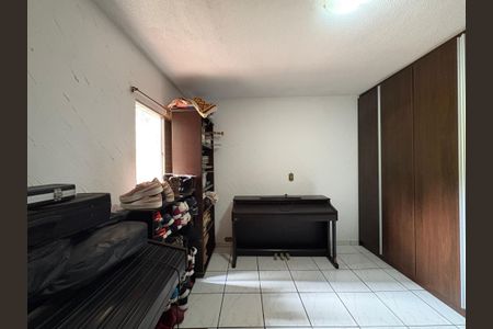 Casa à venda com 302m², 3 quartos e 2 vagasQuarto 2