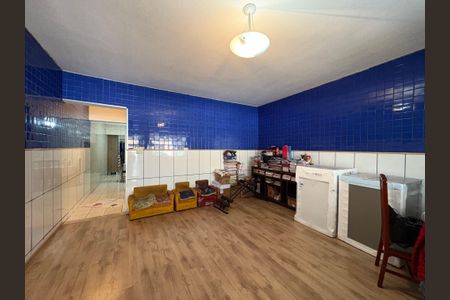 Casa à venda com 302m², 3 quartos e 2 vagasSala