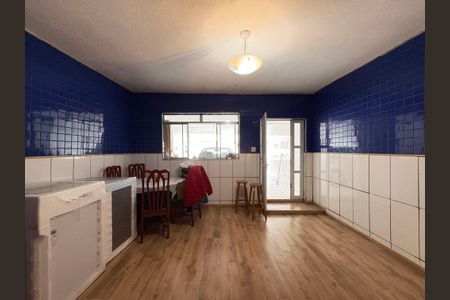 Casa à venda com 302m², 3 quartos e 2 vagasSala