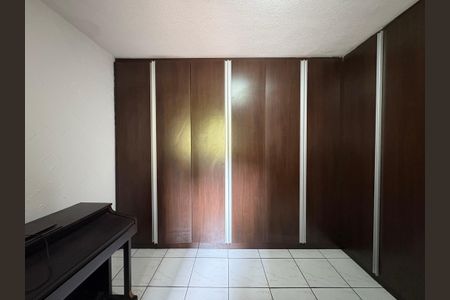 Casa à venda com 302m², 3 quartos e 2 vagasQuarto 2