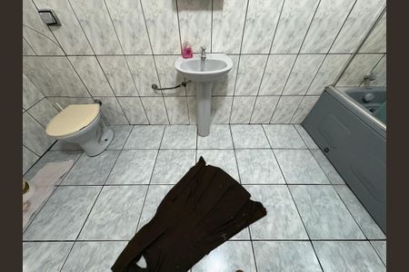 Casa à venda com 302m², 3 quartos e 2 vagasBanheiro da Suíte