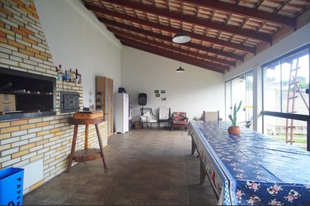 Casa à venda com 430m², 2 quartos e sem vagaÁrea gourmet