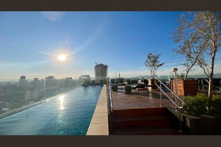 Apartamento à venda com 70m², 1 quarto e 1 vaga Apartamento à venda com 70m², 1 quarto e 1 vagaÁrea comum - Piscina