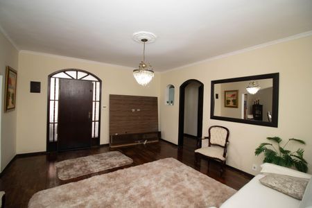 Casa à venda com 292m², 3 quartos e 6 vagas Casa à venda com 292m², 3 quartos e 6 vagasSala