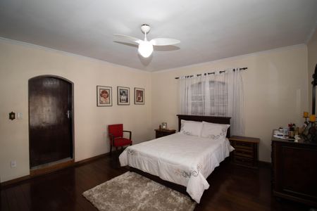 Casa à venda com 292m², 3 quartos e 6 vagas Casa à venda com 292m², 3 quartos e 6 vagasSuíte