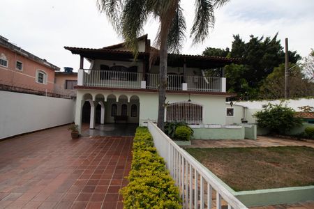 Casa à venda com 292m², 3 quartos e 6 vagas Casa à venda com 292m², 3 quartos e 6 vagasÁrea externa