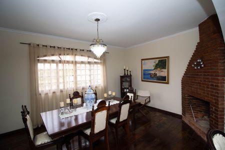 Casa à venda com 292m², 3 quartos e 6 vagas Casa à venda com 292m², 3 quartos e 6 vagasSala de Jantar