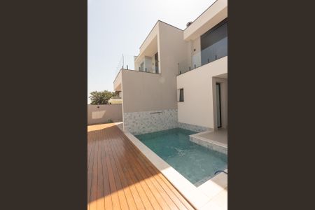 Casa de condomínio à venda com 330m², 4 quartos e 4 vagasPiscina