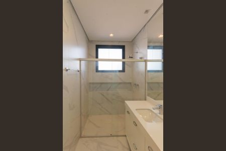 Casa de condomínio à venda com 330m², 4 quartos e 4 vagasBanheiro da Suíte 1