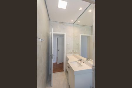 Casa de condomínio à venda com 330m², 4 quartos e 4 vagasBanheiro da Suíte 3