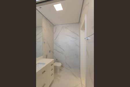 Casa de condomínio à venda com 330m², 4 quartos e 4 vagasBanheiro da Suíte 1