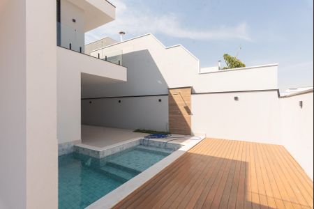 Casa de condomínio à venda com 330m², 4 quartos e 4 vagasVista da Suíte 1