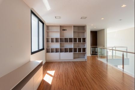 Casa de condomínio à venda com 330m², 4 quartos e 4 vagasMezanino