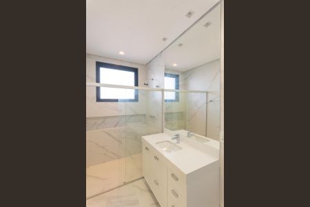 Casa de condomínio à venda com 330m², 4 quartos e 4 vagasBanheiro da Suíte 1