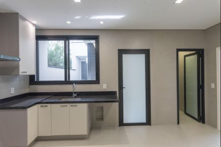 Casa de condomínio à venda com 330m², 4 quartos e 4 vagasCozinha