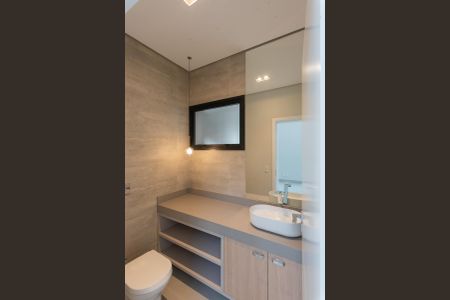 Casa de condomínio à venda com 330m², 4 quartos e 4 vagasLavabo