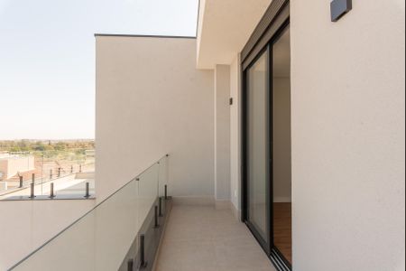 Casa de condomínio à venda com 330m², 4 quartos e 4 vagasVaranda da Suíte 3