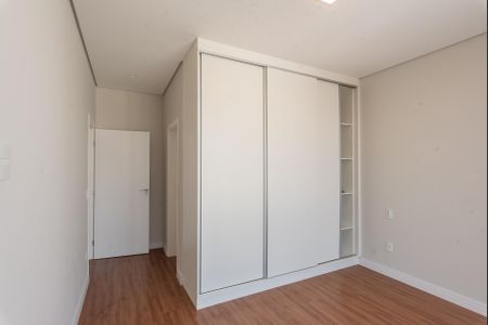 Casa de condomínio à venda com 330m², 4 quartos e 4 vagasSuíte 3