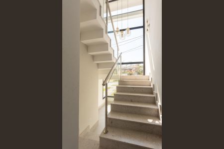 Sala - Escada de casa de condomínio à venda com 4 quartos, 330m² em Swiss Park, Campinas