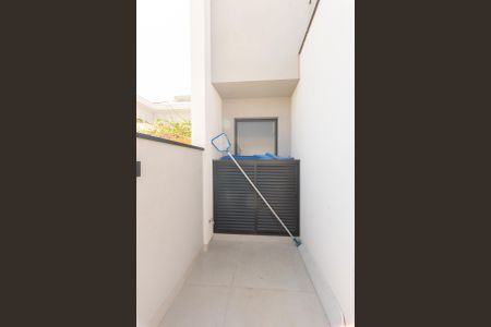 Casa de condomínio à venda com 330m², 4 quartos e 4 vagasVaranda da Suíte 1