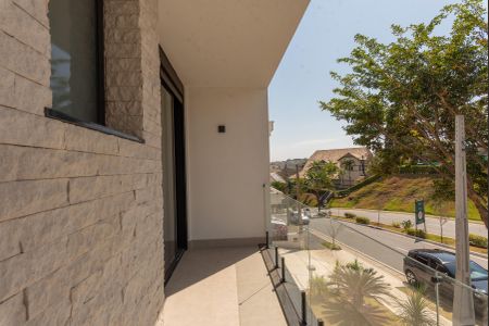 Casa de condomínio à venda com 330m², 4 quartos e 4 vagasVaranda da Suíte 4