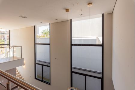 Casa de condomínio à venda com 330m², 4 quartos e 4 vagasMezanino