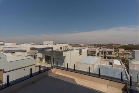 Casa de condomínio à venda com 330m², 4 quartos e 4 vagasVaranda da Suíte 2