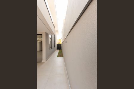 Casa de condomínio à venda com 330m², 4 quartos e 4 vagasQuintal