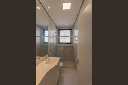 Casa de condomínio à venda com 330m², 4 quartos e 4 vagasBanheiro da Suíte 3