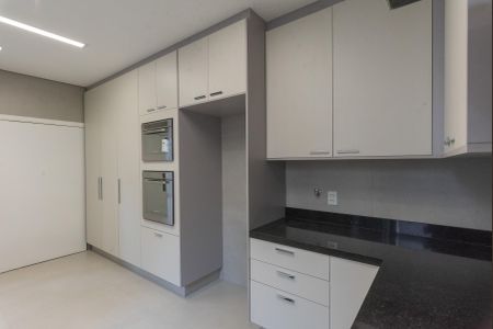 Casa de condomínio à venda com 330m², 4 quartos e 4 vagasCozinha