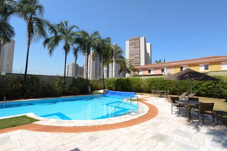 Casa para alugar com 140m², 2 quartos e 4 vagas Casa para alugar com 140m², 2 quartos e 4 vagasÁrea comum - Piscina