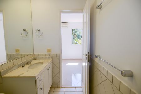 Casa para alugar com 140m², 2 quartos e 4 vagas Casa para alugar com 140m², 2 quartos e 4 vagasBanheiro da Suíte