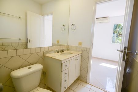 Casa para alugar com 140m², 2 quartos e 4 vagas Casa para alugar com 140m², 2 quartos e 4 vagasBanheiro da Suíte