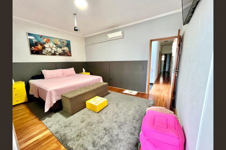 Casa à venda com 182m², 3 quartos e 4 vagasQuarto