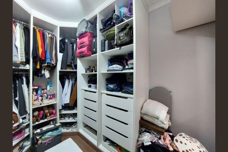 Casa à venda com 147m², 3 quartos e 2 vagas Casa à venda com 147m², 3 quartos e 2 vagasCloset