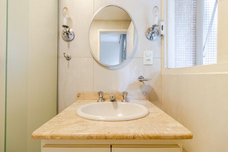 Apartamento à venda com 122m², 3 quartos e 1 vagaBanheiro da Suíte