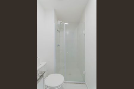 Banheiro de kitnet/studio para alugar com 1 quarto, 25m² em Liberdade, São Paulo