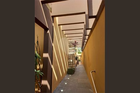 Casa à venda com 3 quartos, 270m² em Vila Friburgo, São Paulo