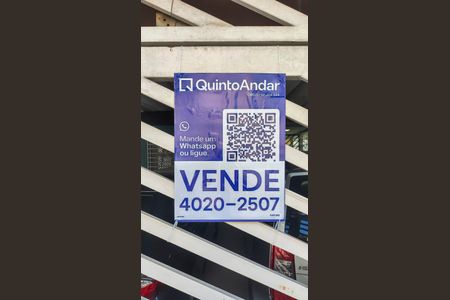 Casa à venda com 222m², 4 quartos e 2 vagas Casa à venda com 222m², 4 quartos e 2 vagasPlaquinha