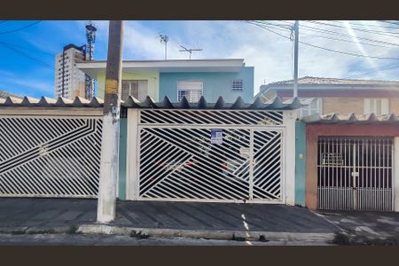 Casa à venda com 222m², 4 quartos e 2 vagasFachada