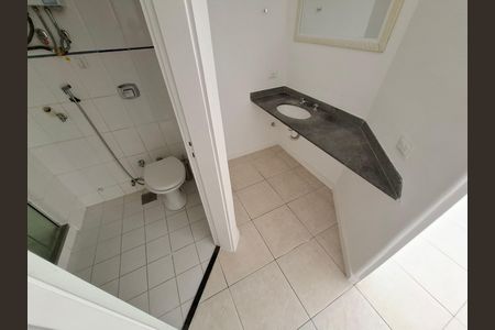 Apartamento à venda com 72m², 2 quartos e 1 vagaBanheiro da suíte