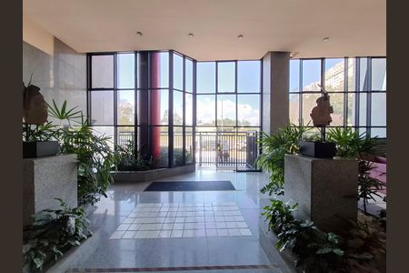 Apartamento à venda com 72m², 2 quartos e 1 vagaEntrada