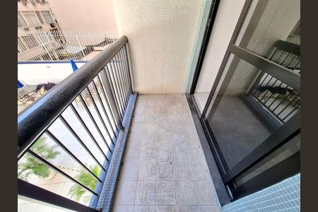 Apartamento à venda com 72m², 2 quartos e 1 vagaVaranda